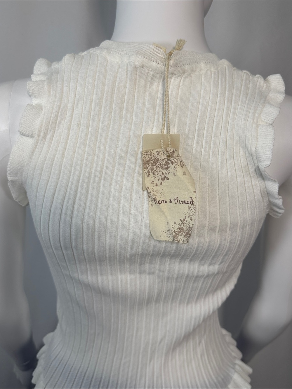 NWT Hem & Thread Ivory Ribbed Ruffle Knit Tank Top Medium - Picture 9 of 10